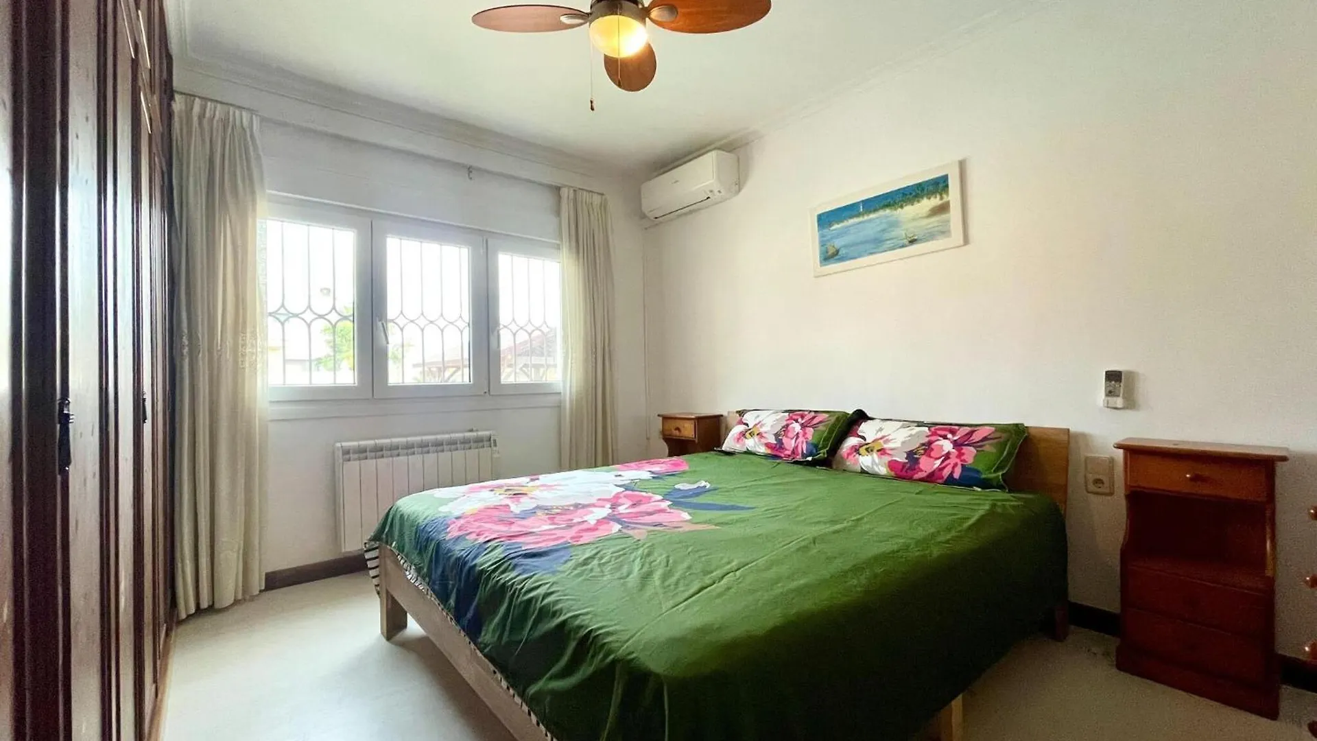 Villa In Roquetas With Garden And Private Pool روكيتاس ذي مار