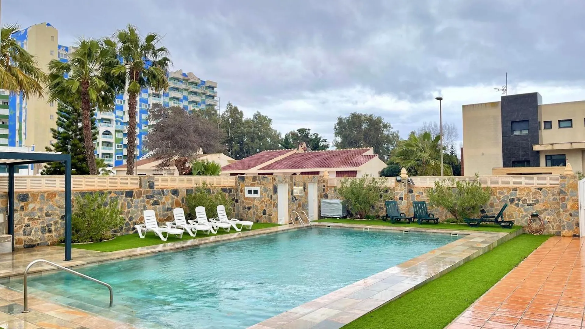 Villa In Roquetas With Garden And Private Pool روكيتاس ذي مار
