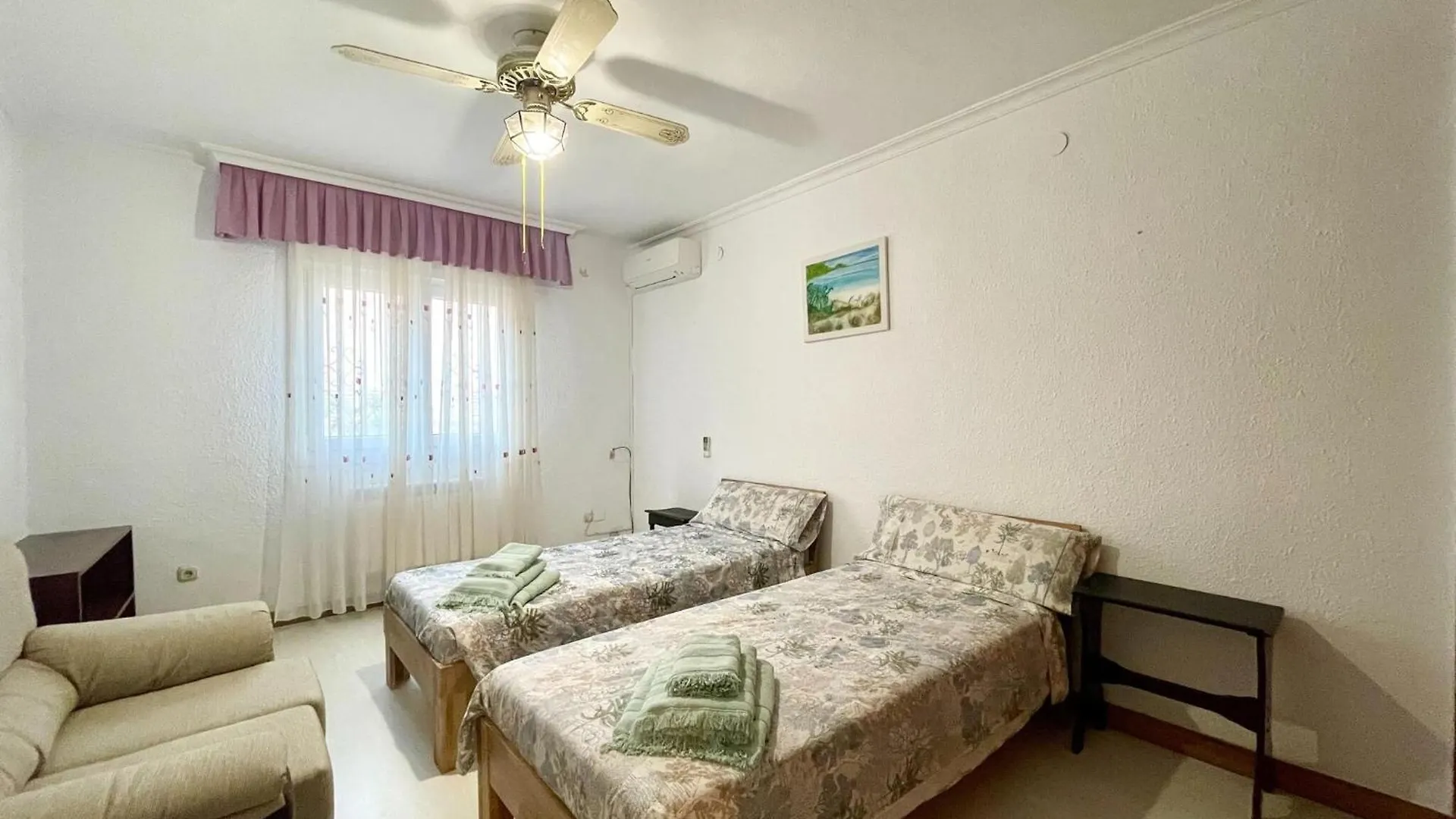 Villa In Roquetas With Garden And Private Pool روكيتاس ذي مار