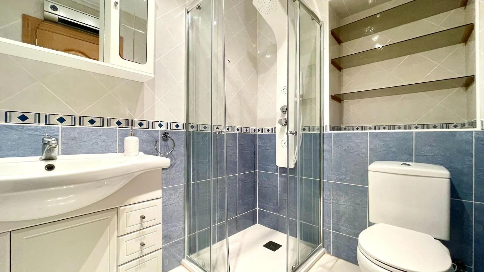 Villa In Roquetas With Garden And Private Pool روكيتاس ذي مار
