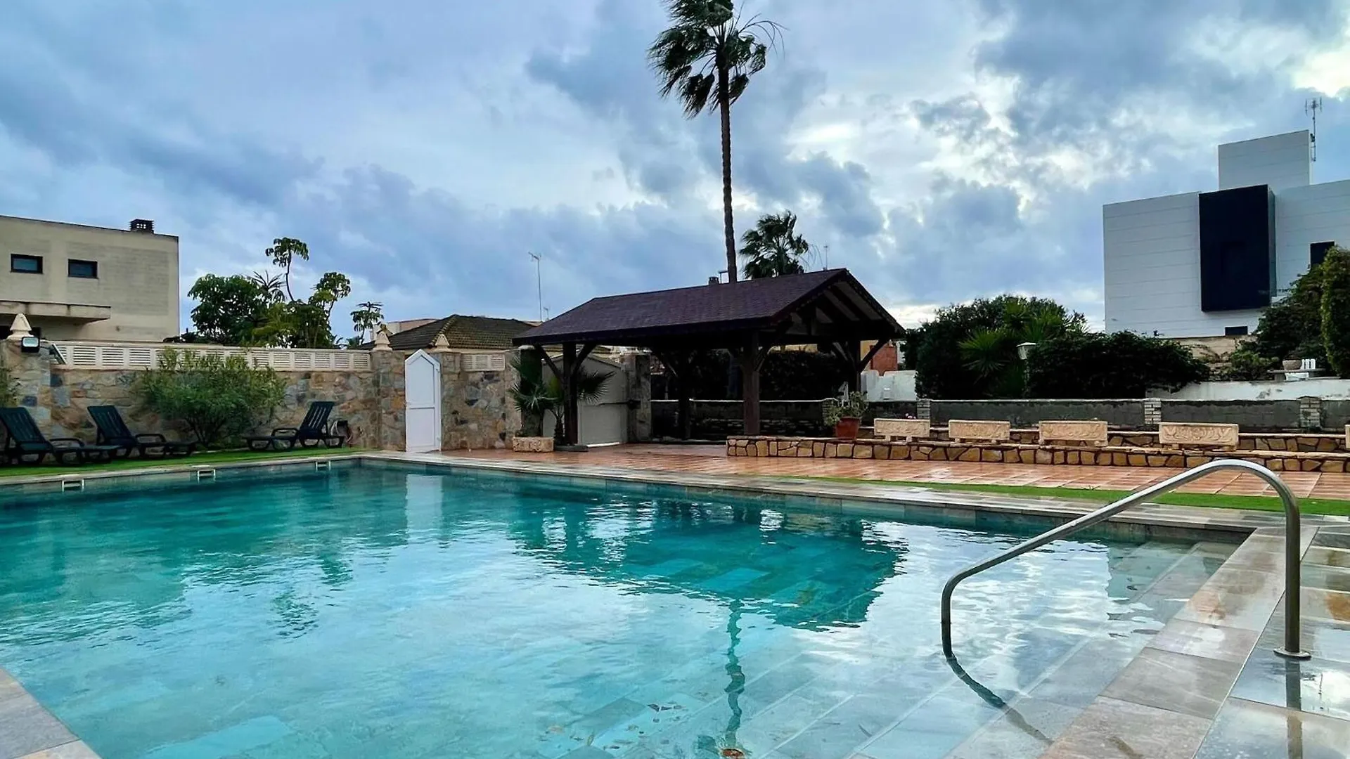 Villa In Roquetas With Garden And Private Pool Roquetas de Mar