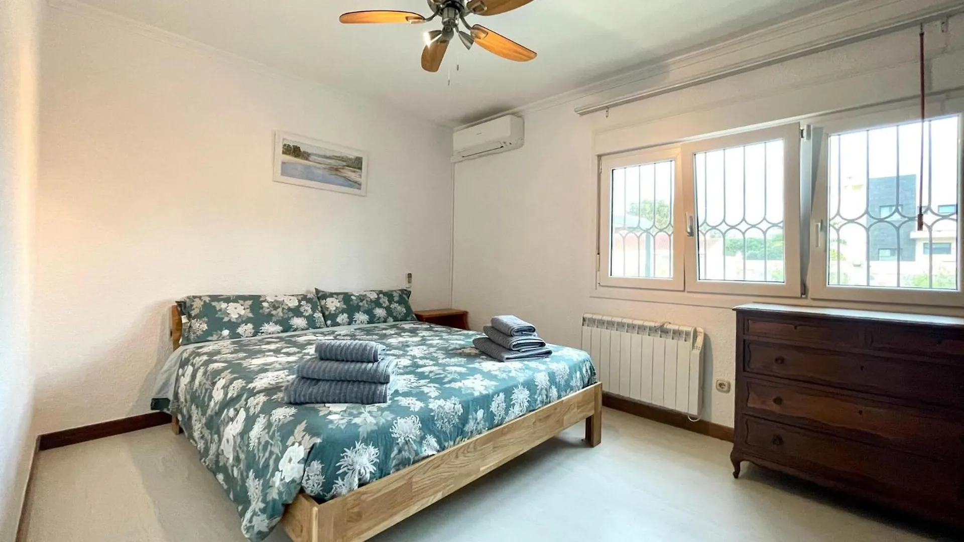 Villa In Roquetas With Garden And Private Pool Roquetas de Mar